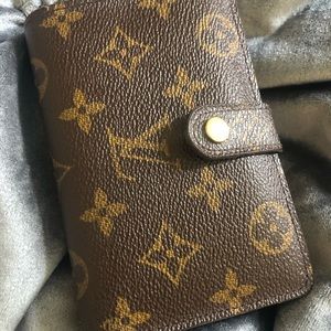 Authentic Louis Vuitton French Kisslock wallet